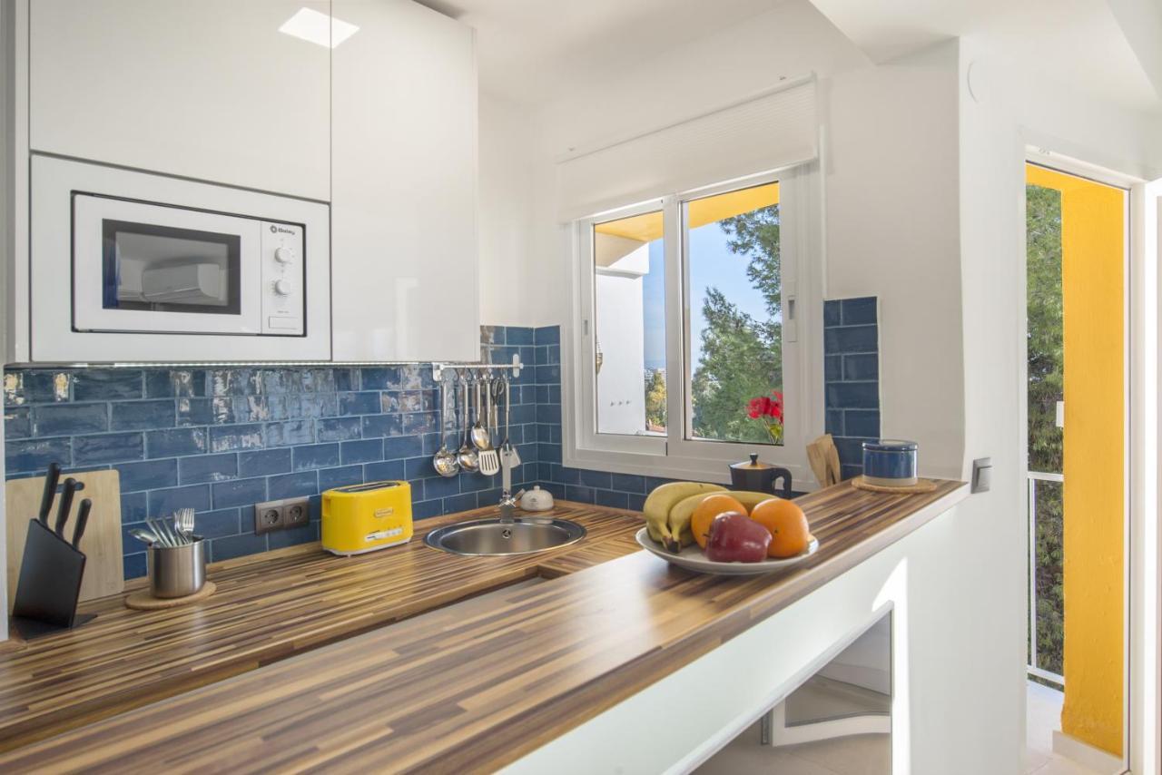 Shiny Studio With Pool & Carihuela Beach At 500M Торремолинос Экстерьер фото