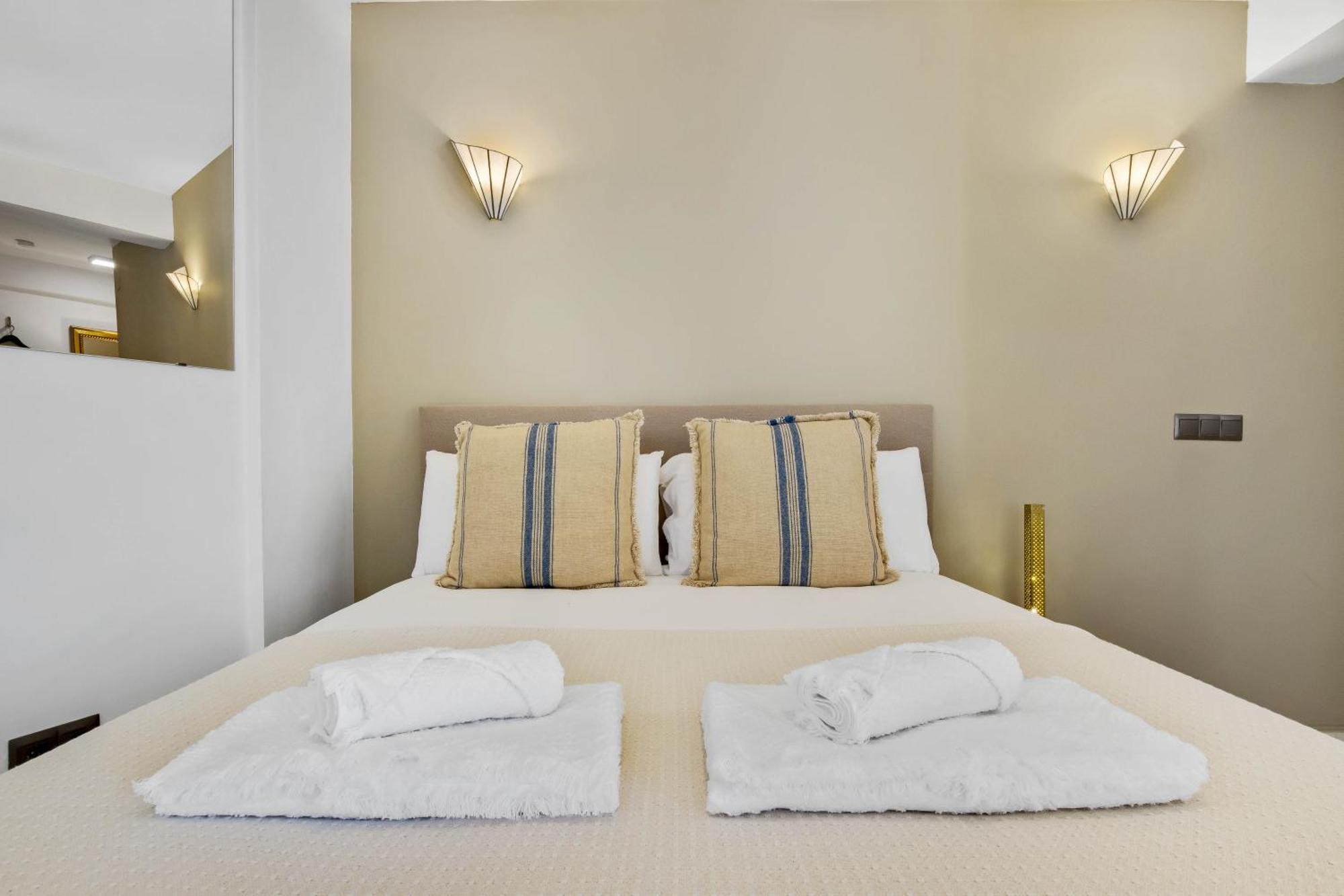 Shiny Studio With Pool & Carihuela Beach At 500M Торремолинос Экстерьер фото